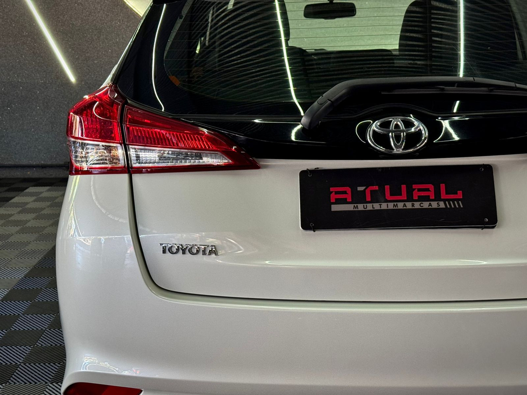 Toyota Yaris Hatch Branco