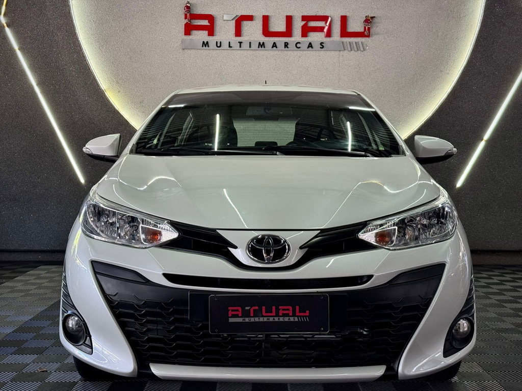 Toyota Yaris Hatch Branco