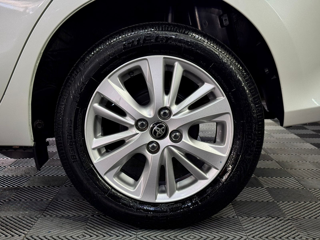 Toyota Yaris Hatch Branco