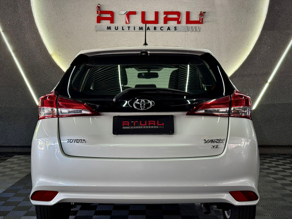 Toyota Yaris Hatch Branco