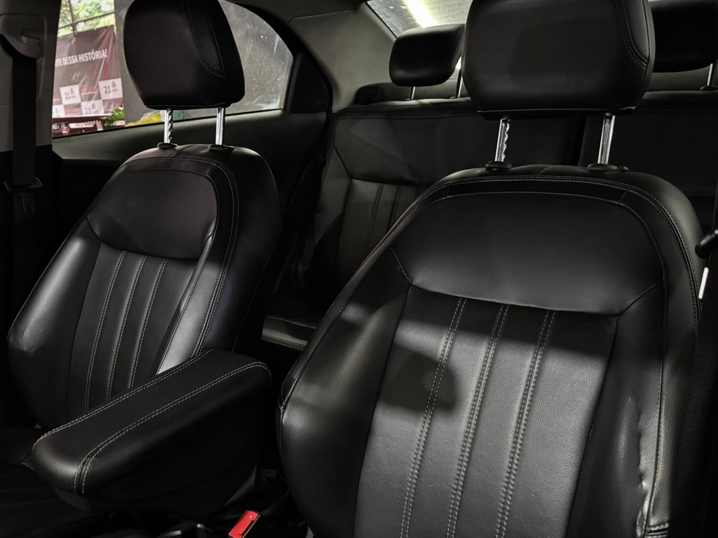 Chevrolet Cobalt Cinza