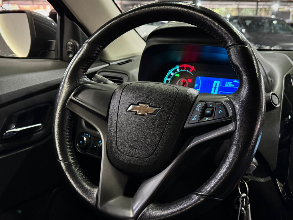 Chevrolet Cobalt Cinza