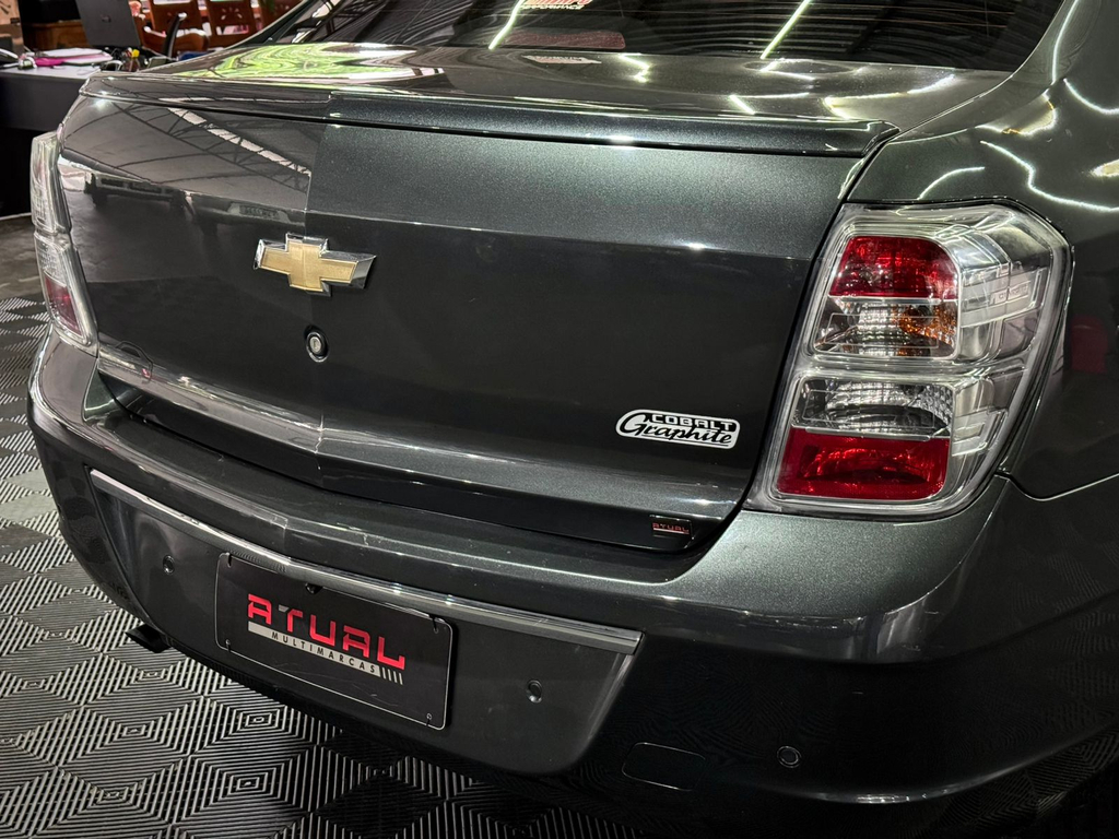 Chevrolet Cobalt Cinza