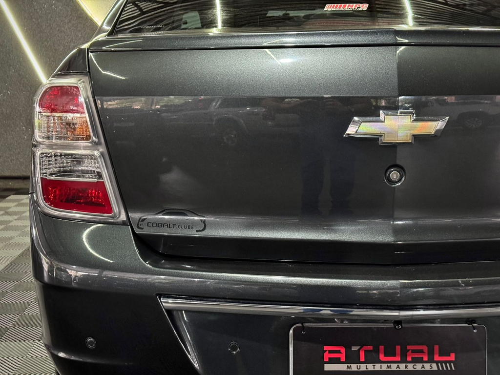 Chevrolet Cobalt Cinza