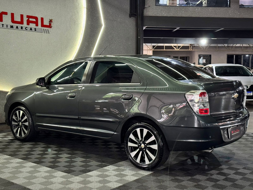 Chevrolet Cobalt Cinza