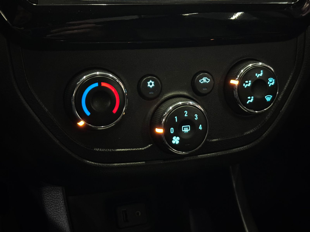 Chevrolet Cobalt Cinza