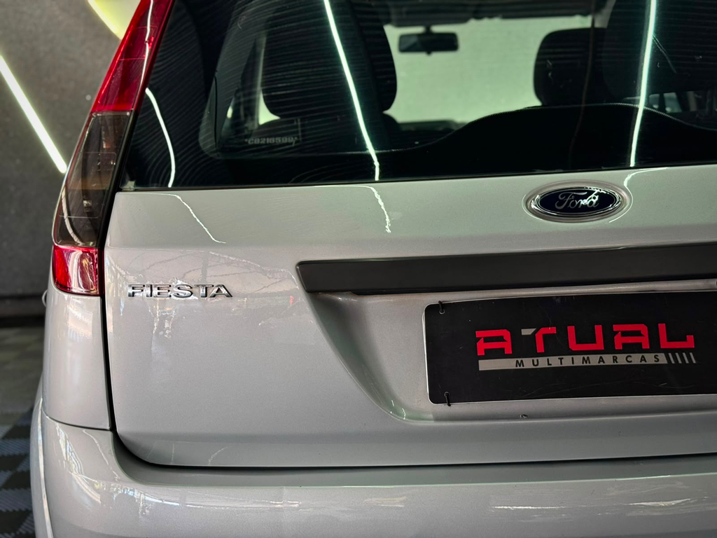 Ford Fiesta Hatch Prata