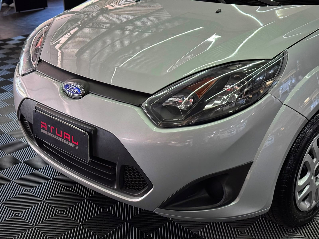 Ford Fiesta Hatch Prata