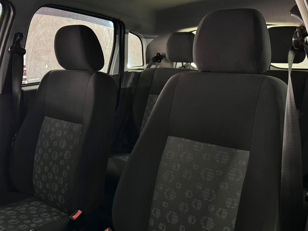 Ford Fiesta Hatch Prata