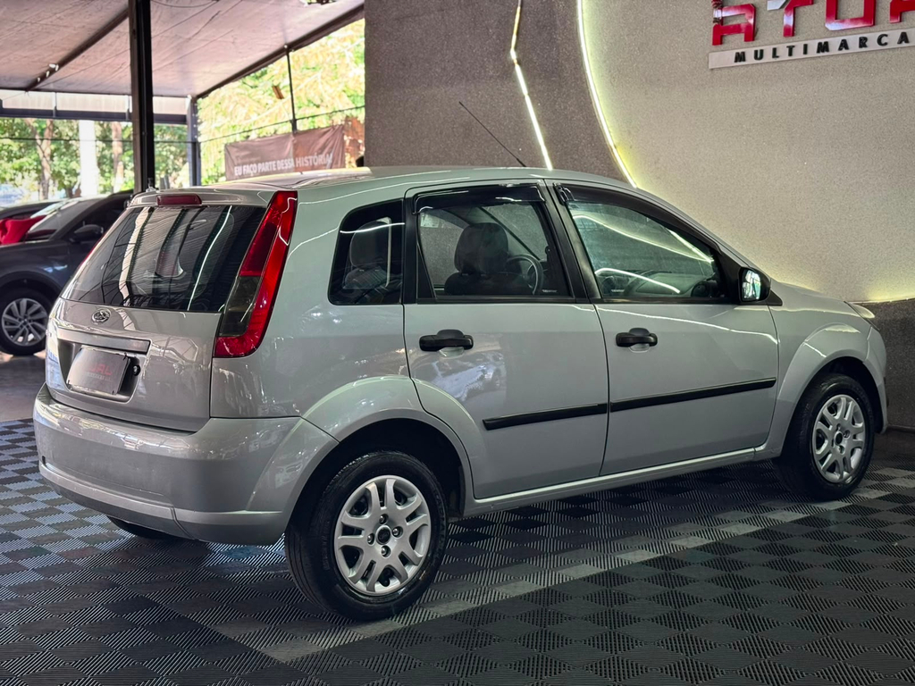 Ford Fiesta Hatch Prata