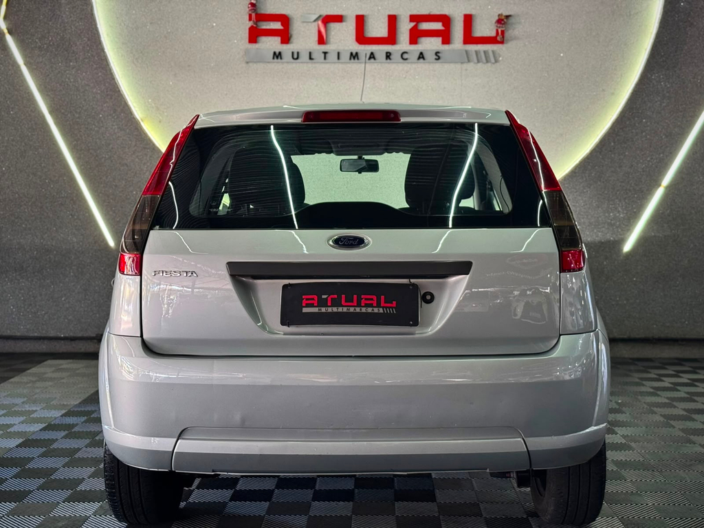 Ford Fiesta Hatch Prata