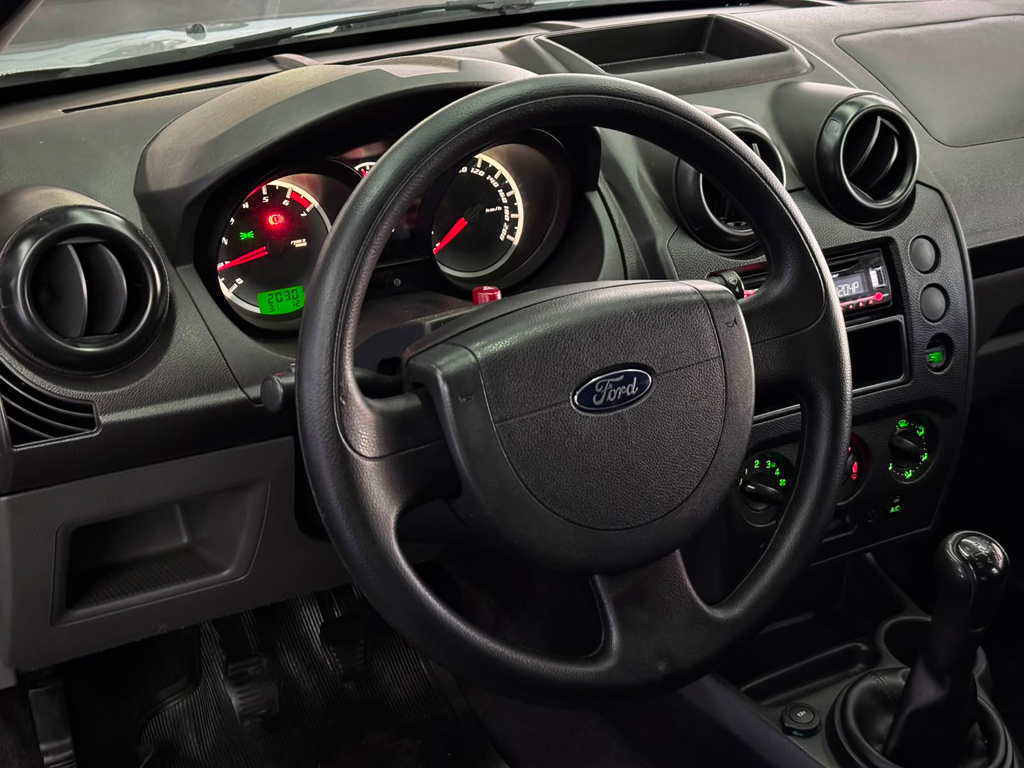 Ford Fiesta Hatch Prata