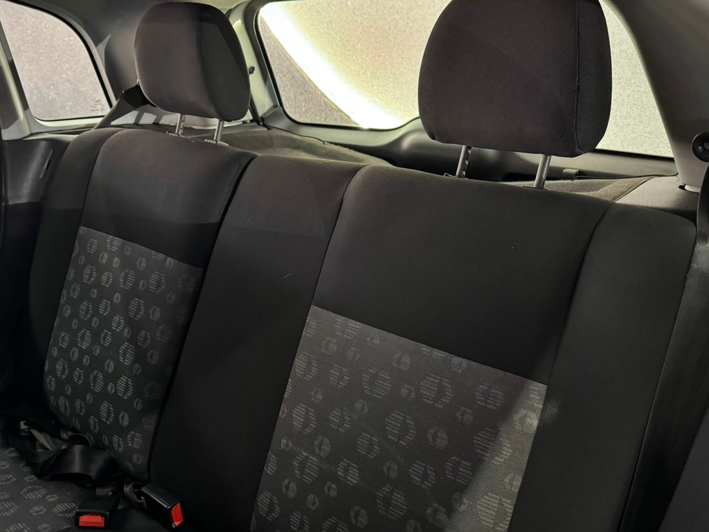 Ford Fiesta Hatch Prata