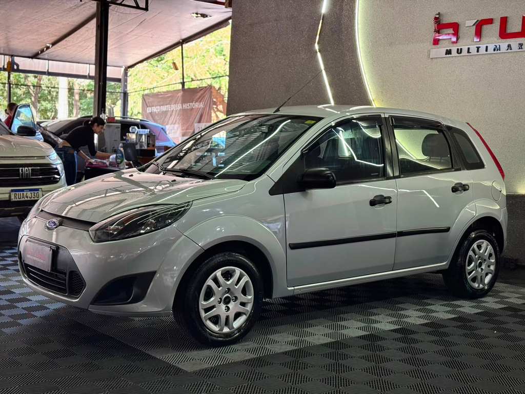 Ford Fiesta Hatch Prata