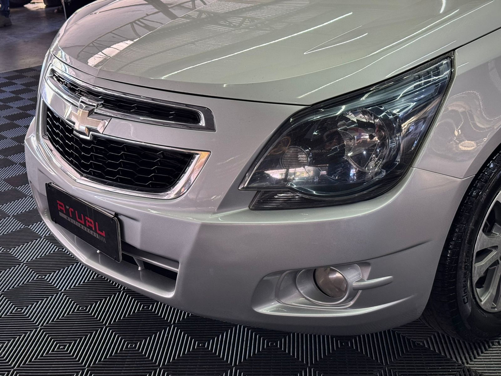 Chevrolet Cobalt Prata