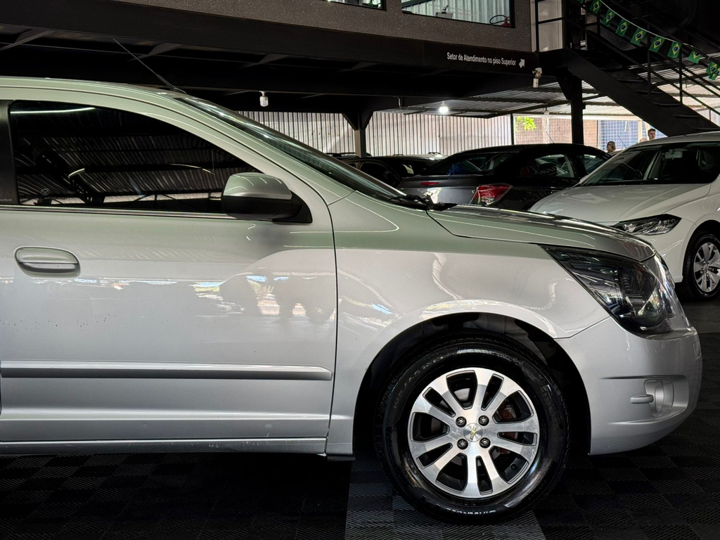 Chevrolet Cobalt Prata