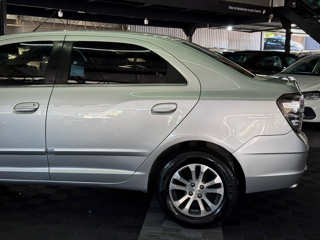 Chevrolet Cobalt Prata