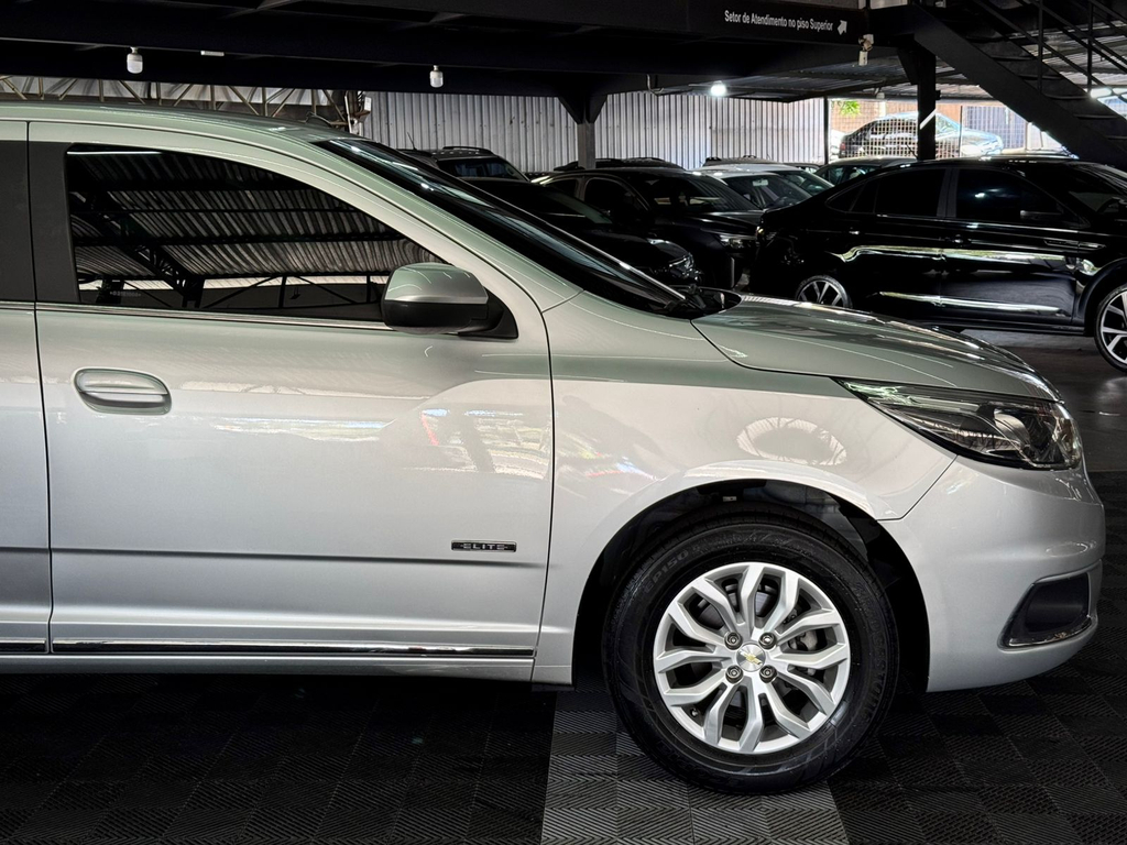 Chevrolet Cobalt Prata