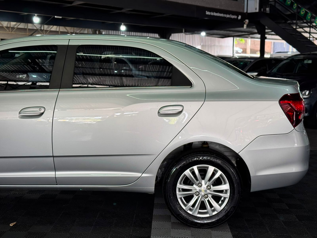 Chevrolet Cobalt Prata