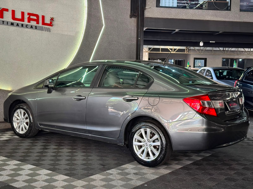 Honda Civic Cinza