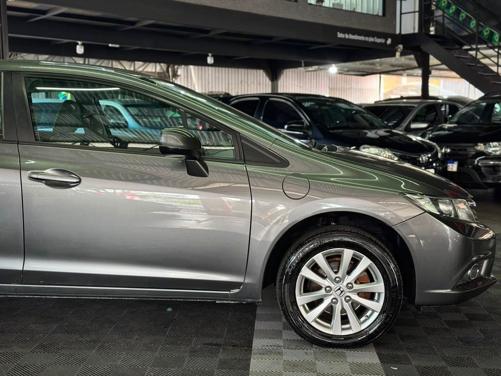 Honda Civic Cinza