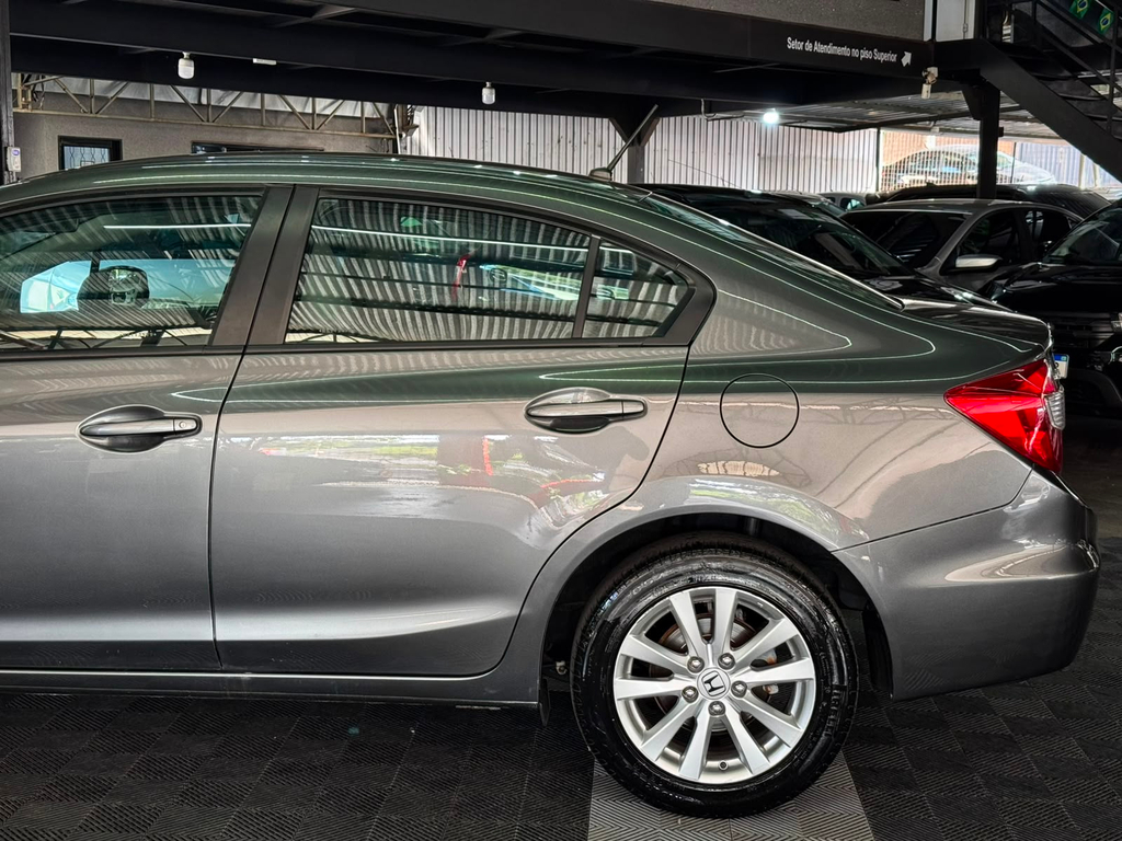 Honda Civic Cinza