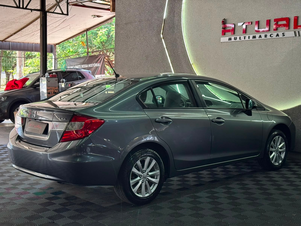 Honda Civic Cinza