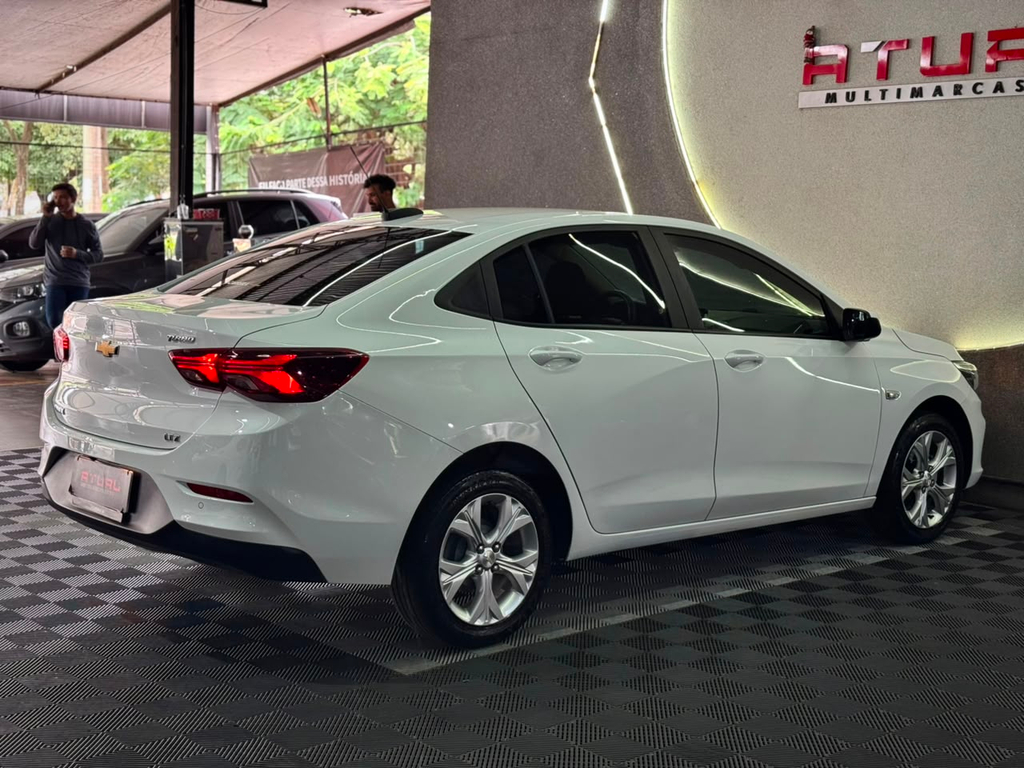 Chevrolet Onix Sedan Branco