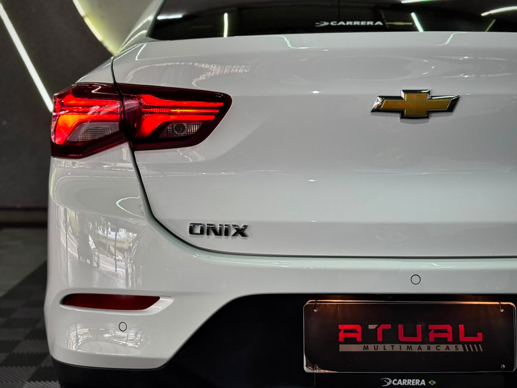Chevrolet Onix Sedan Branco