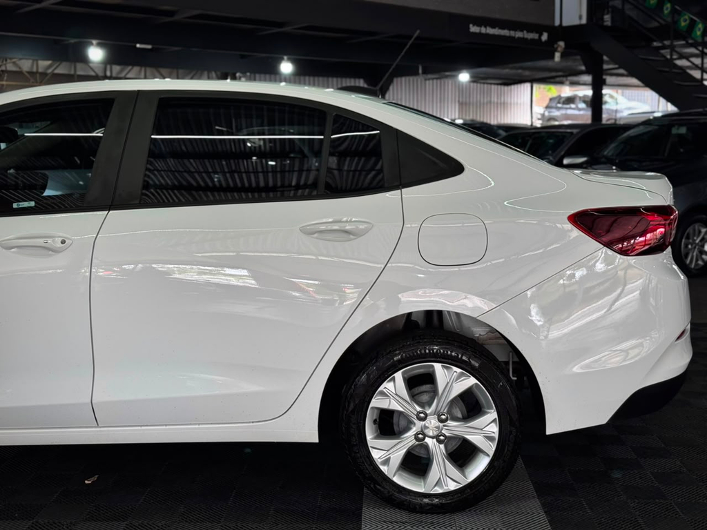 Chevrolet Onix Sedan Branco