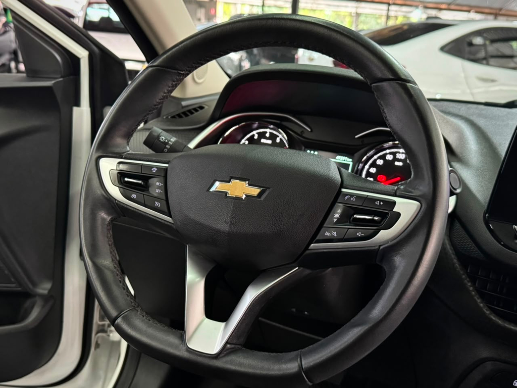 Chevrolet Onix Sedan Branco