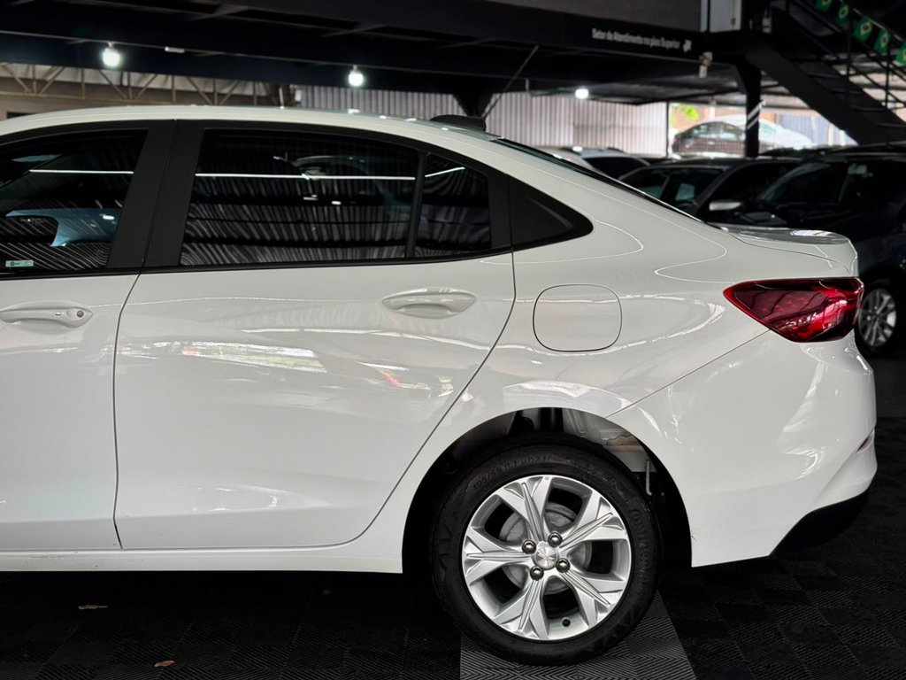 Chevrolet Onix Sedan Branco