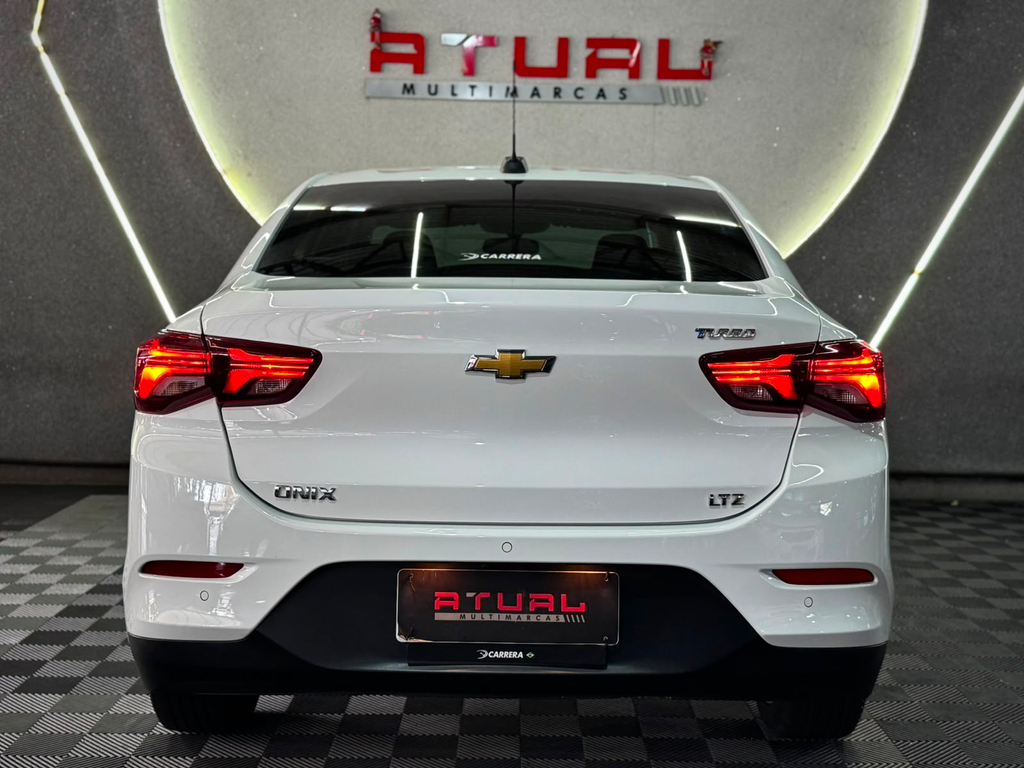 Chevrolet Onix Sedan Branco