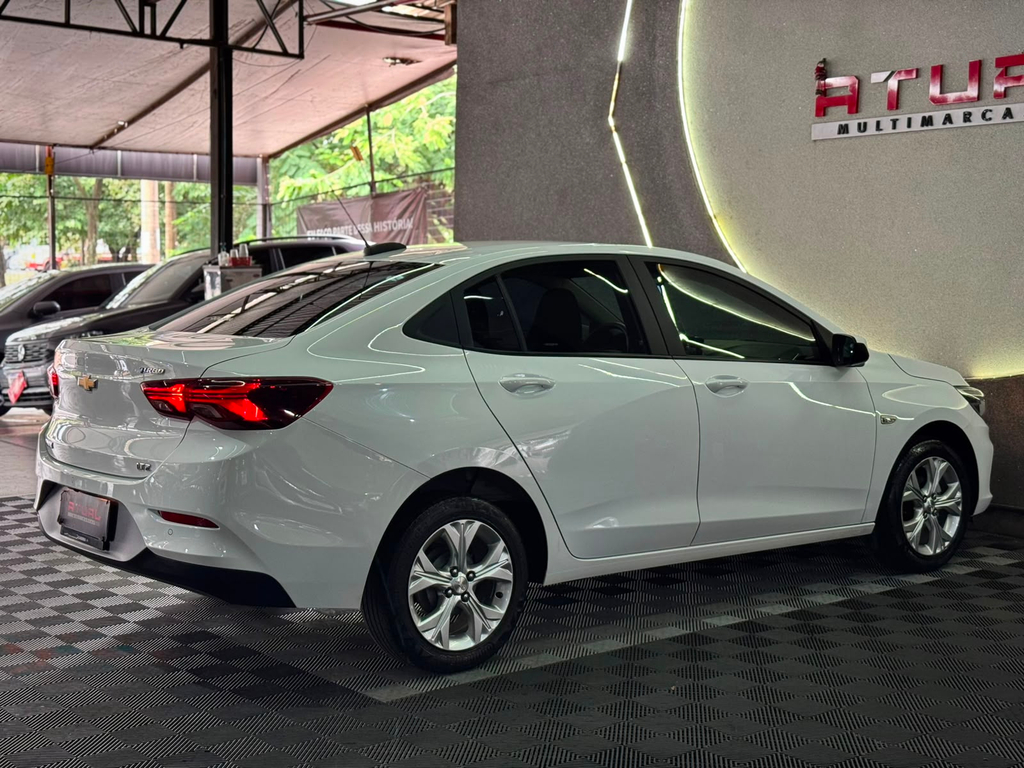 Chevrolet Onix Sedan Branco