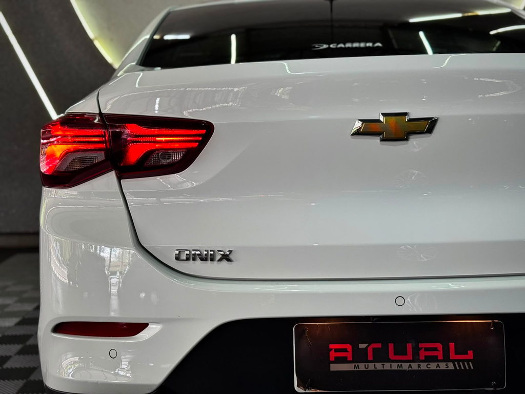 Chevrolet Onix Sedan Branco