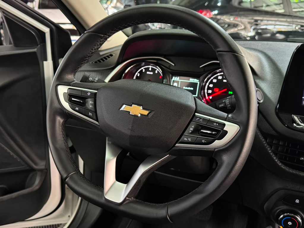 Chevrolet Onix Sedan Branco