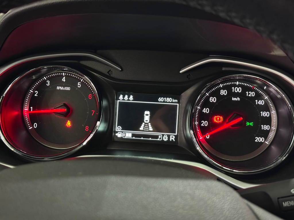 Chevrolet Onix Sedan Preto