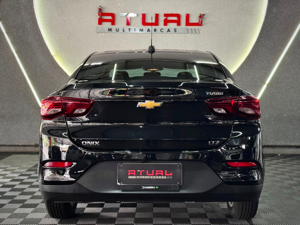 Chevrolet Onix Sedan Preto