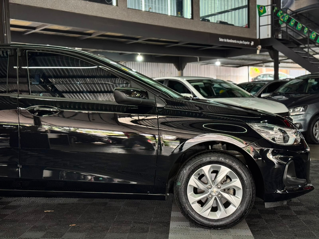 Chevrolet Onix Sedan Preto