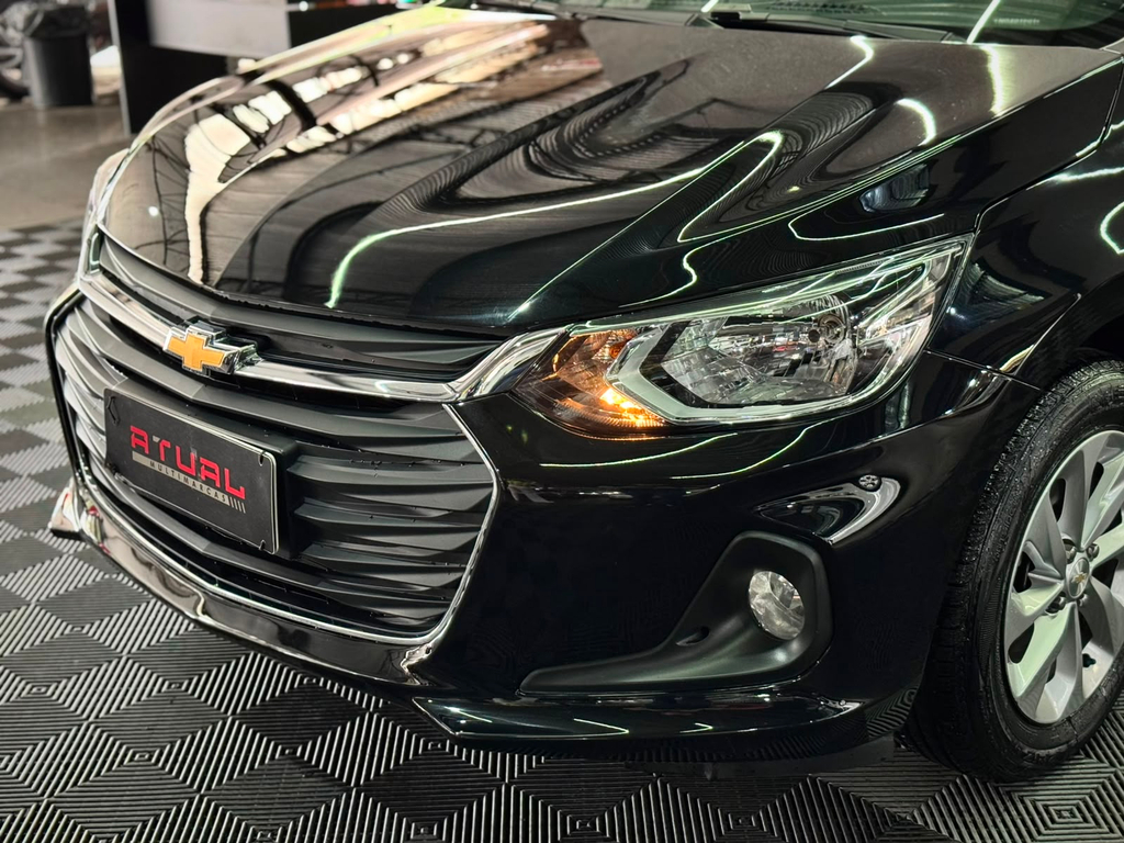 Chevrolet Onix Sedan Preto
