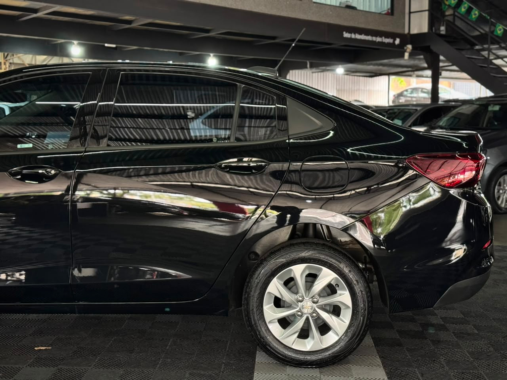Chevrolet Onix Sedan Preto