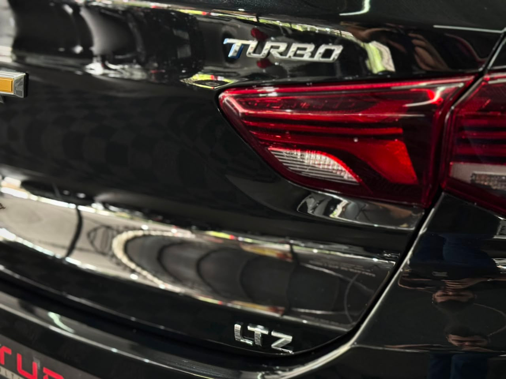 Chevrolet Onix Sedan Preto