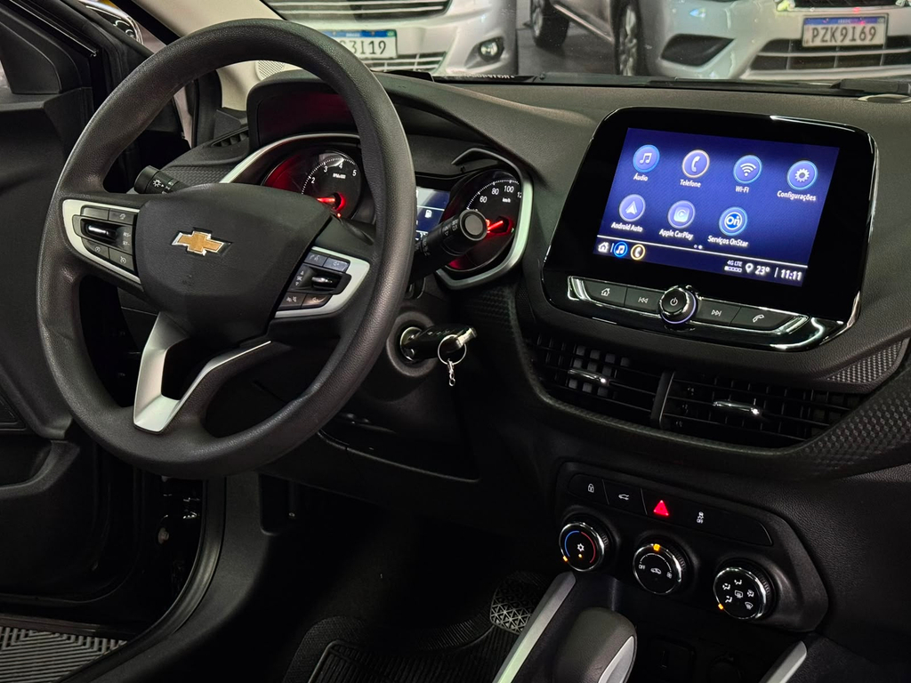 Chevrolet Onix Sedan Preto