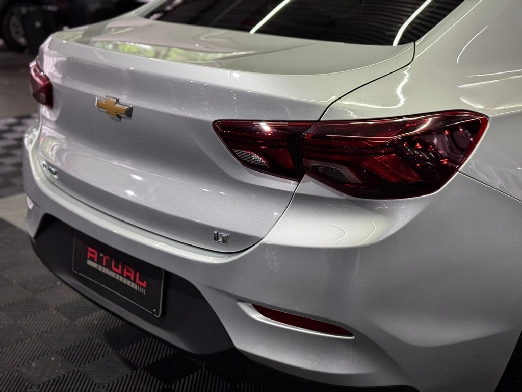 Chevrolet Onix Sedan Prata