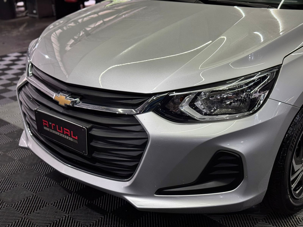 Chevrolet Onix Sedan Prata