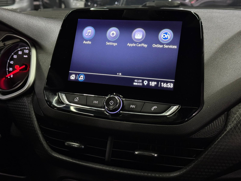 Chevrolet Onix Sedan Prata
