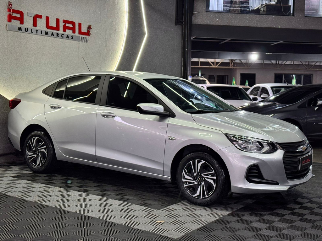 Chevrolet Onix Sedan Prata