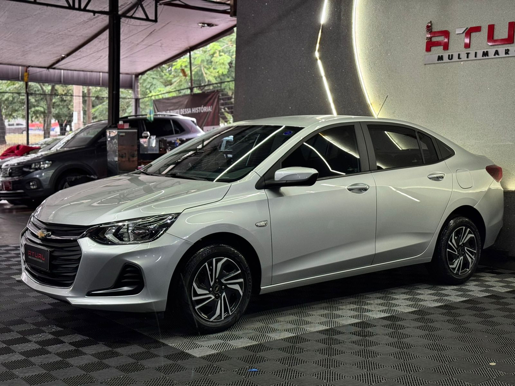 Chevrolet Onix Sedan Prata
