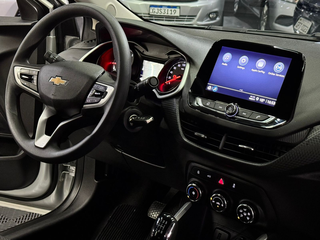 Chevrolet Onix Sedan Prata