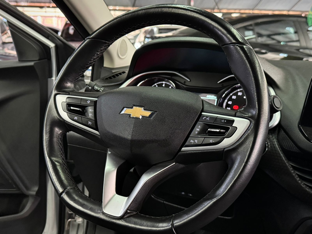 Chevrolet Onix Sedan Prata